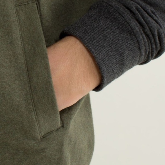 Lululemon Mula Bundle Wrap
Heathered Fatigue Green / Heathered Dark Grey - Picture 8 of 12